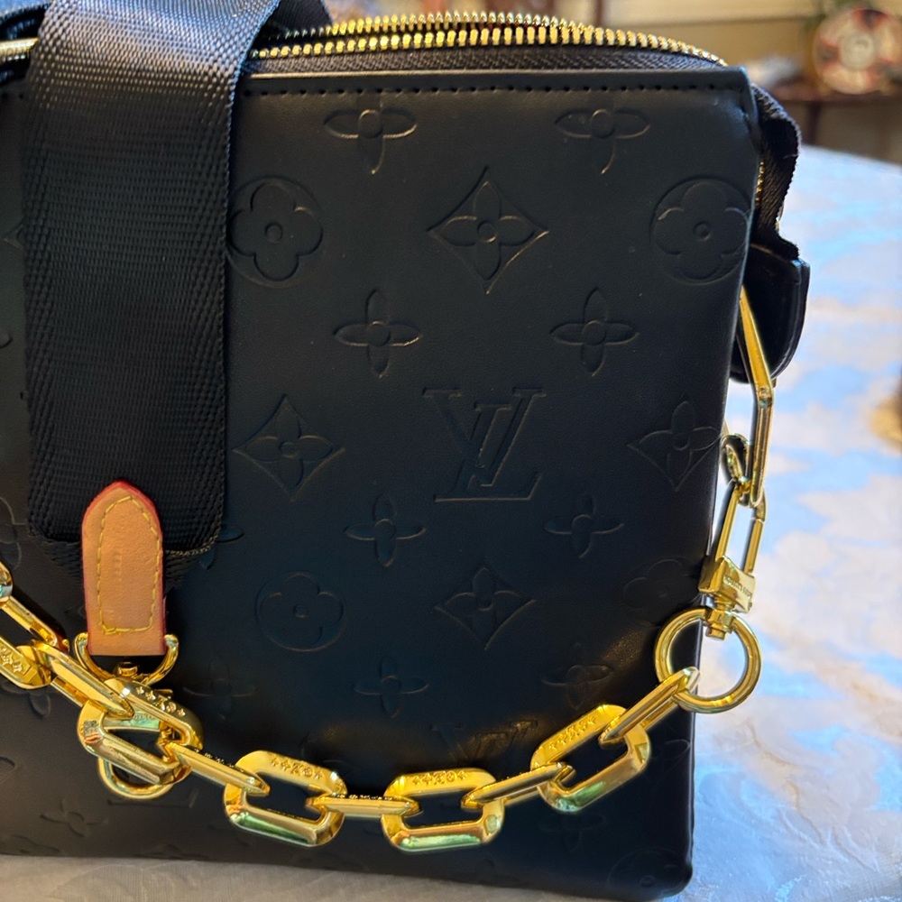 Luxury look Black Embossed Leather Crossbody with Gold Chain - Picture 4 of 5